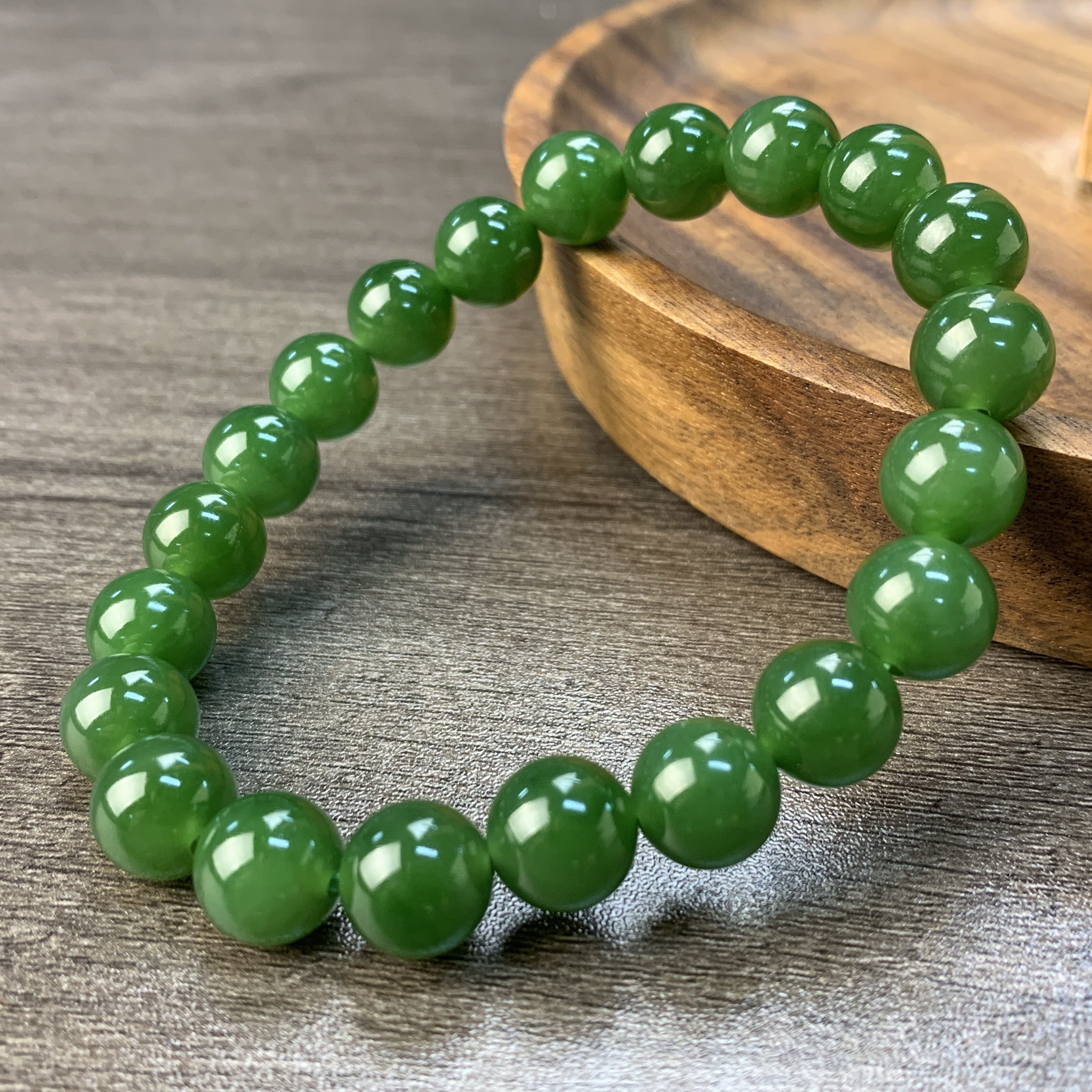 [龙哥甄选]和田碧玉±10mm精品俄7辣阳绿单圈手串多样性发一