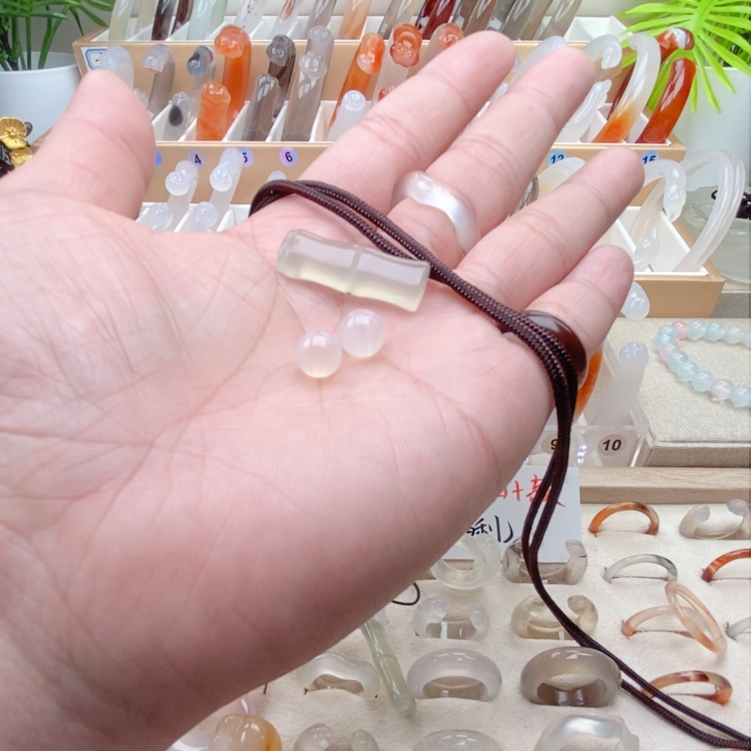 玛瑙/玉髓手镯未镶嵌