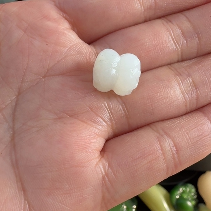 和田玉未镶嵌颈饰荣浩