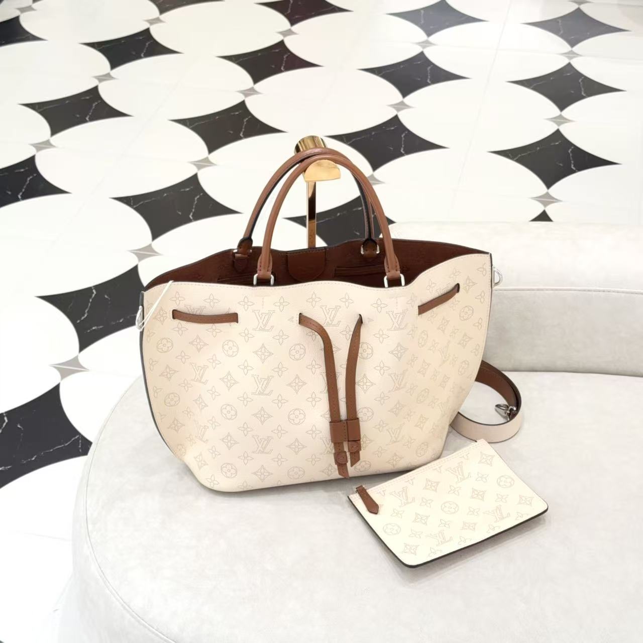 95新 LouisVuitton/路易威登 GGS路易威登girolata月光女48570045