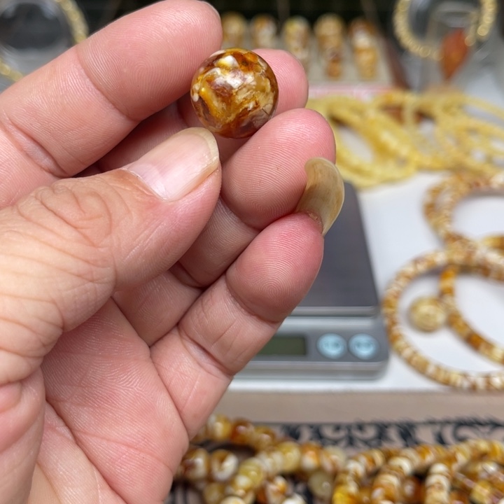 昊***亲琥珀未镶嵌裸石09号