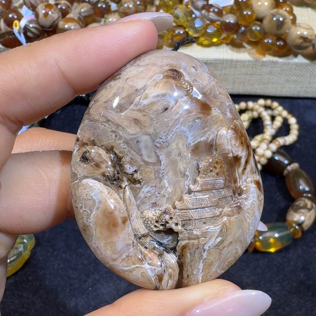 琥珀珠宝奇石未镶嵌山水