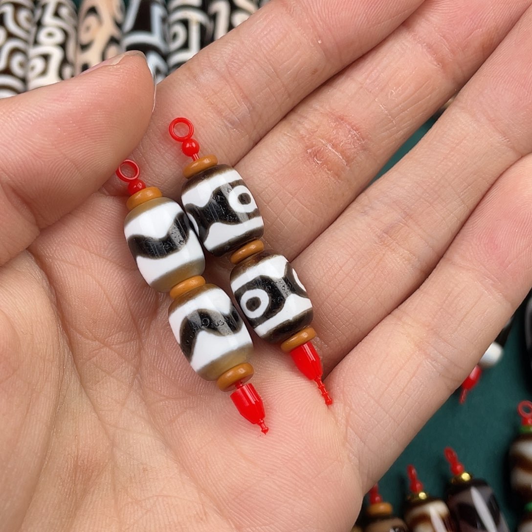 B***i玛瑙/玉髓裸珠两串