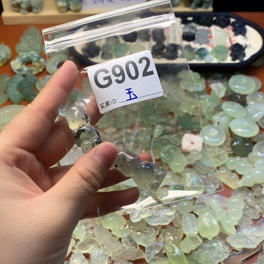 玉***到蛇纹石玉未镶嵌颈饰