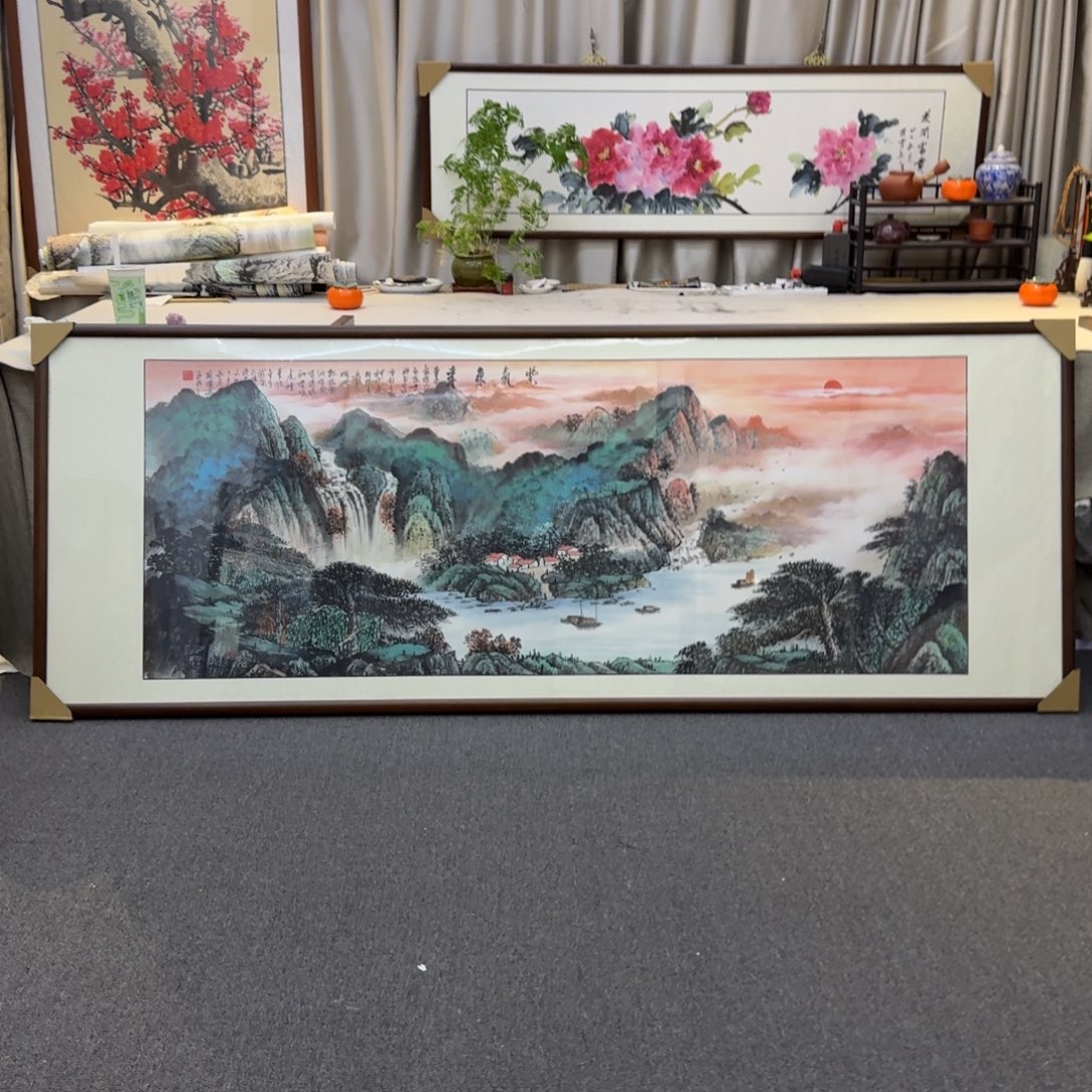 国画六尺紫气东来画框一幅（约225×85cm）