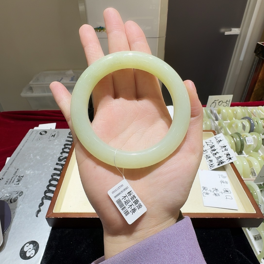 菜***?和田玉未镶嵌手镯204