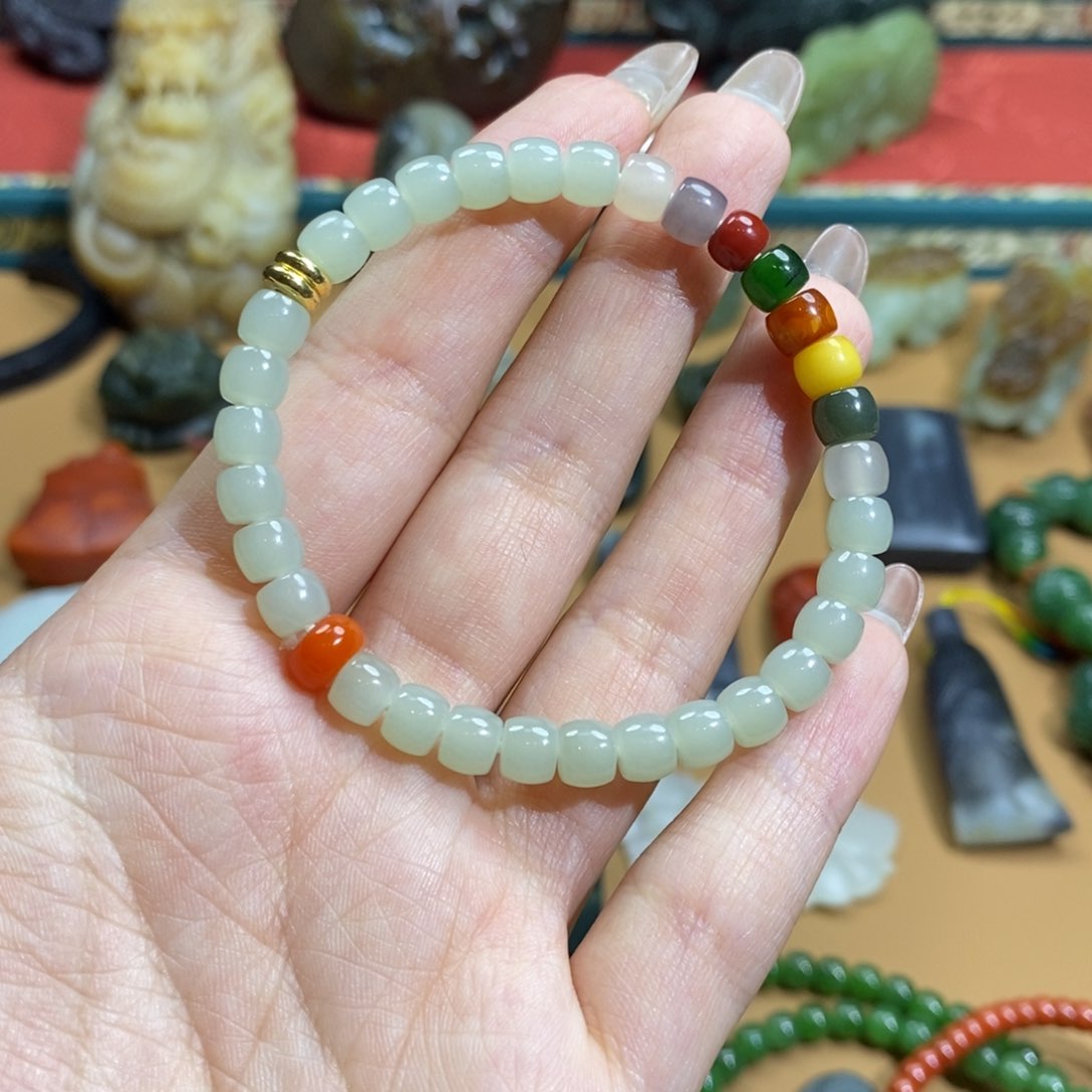 和田玉颈饰未镶嵌