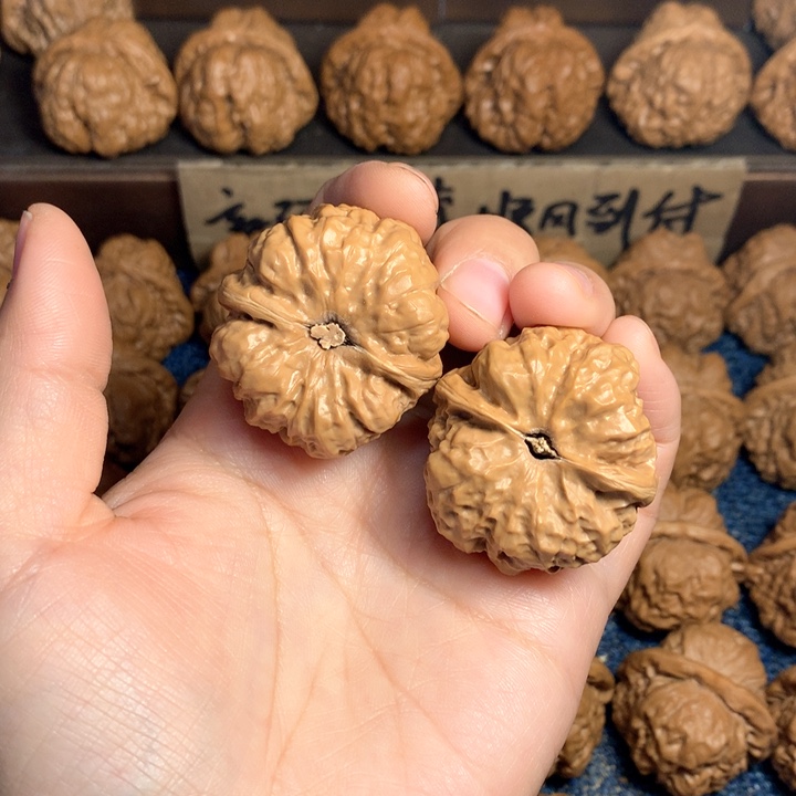 桃核吊坠T****?蛤蟆核桃