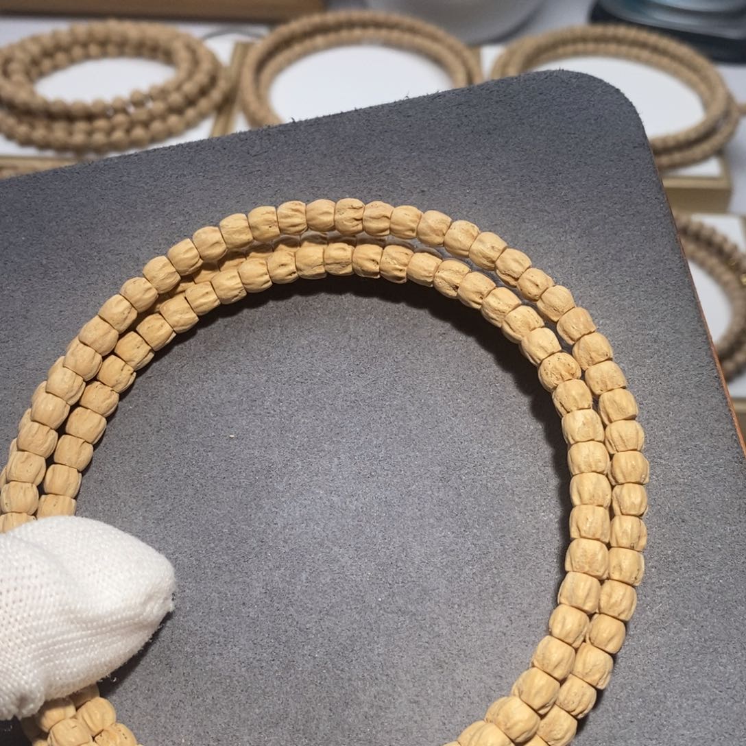 柏香籽/百香籽吊坠老****)方块顺