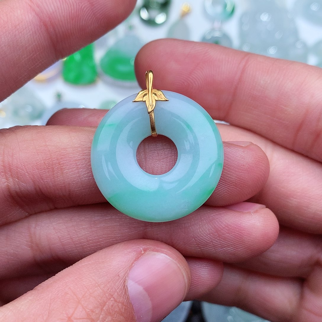 翡翠吊坠(不含链)18K金镶嵌