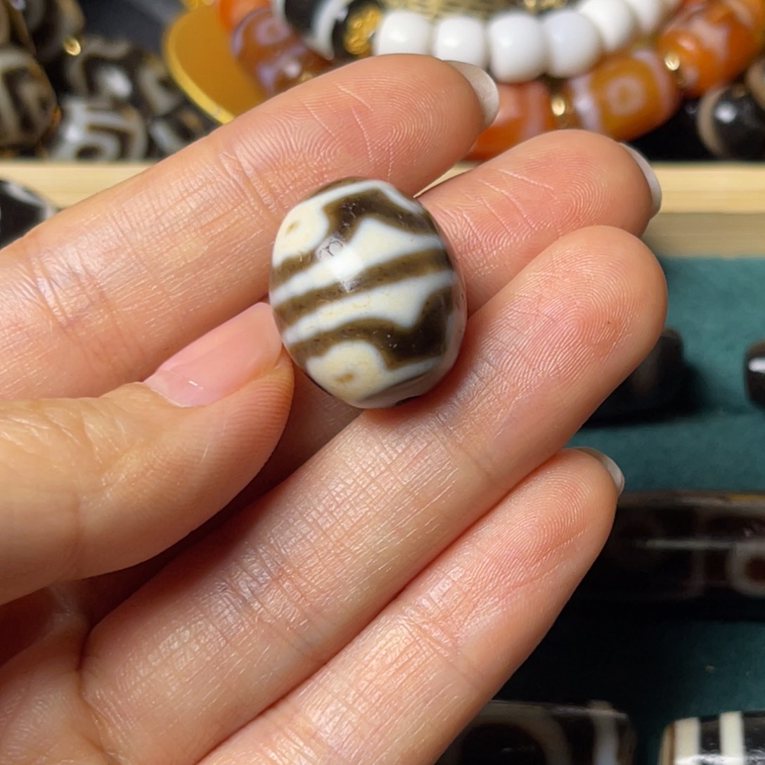 玛瑙/玉髓颈饰未镶嵌丹**扎