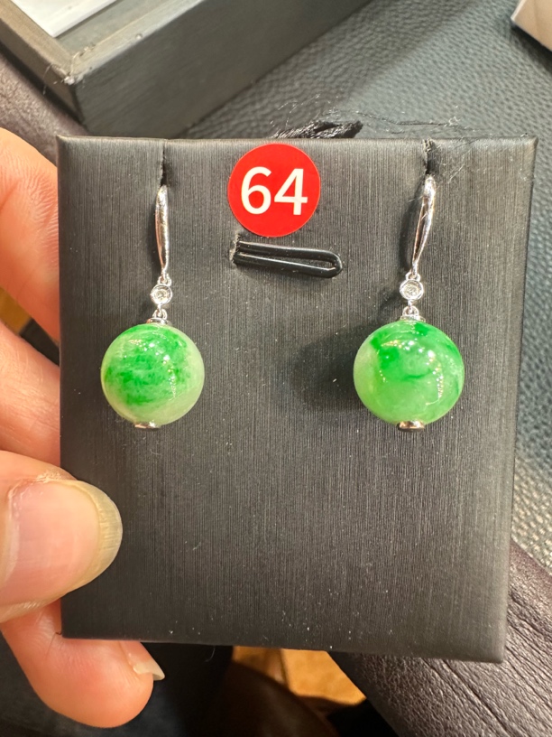 18 K镶嵌缅甸翡翠珠子耳勾