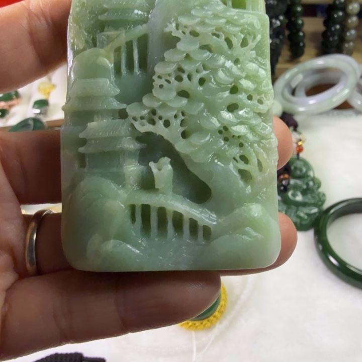 和田玉（糖玉）未镶嵌颈饰