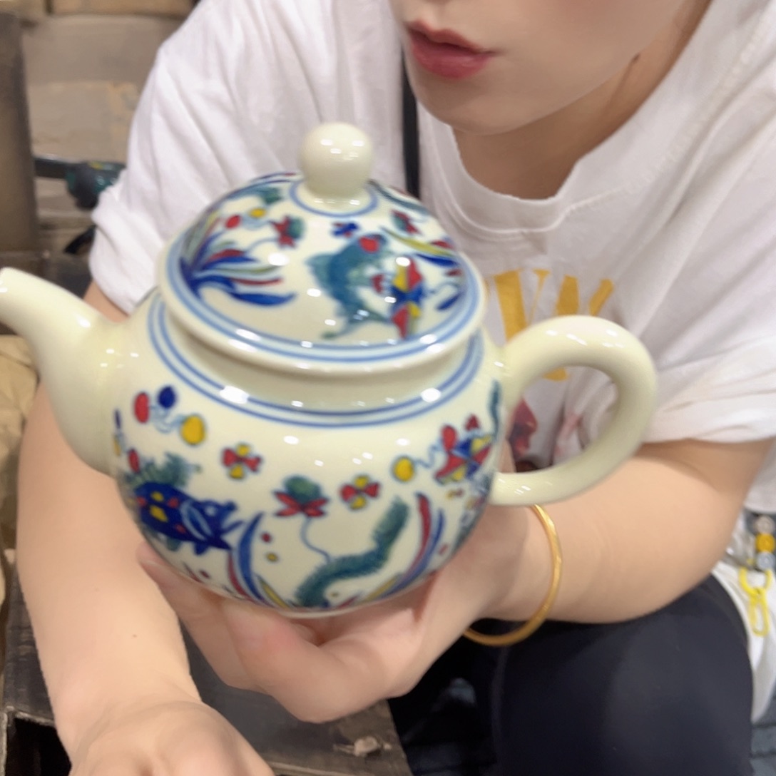摆件景德镇瓷器收。黄。