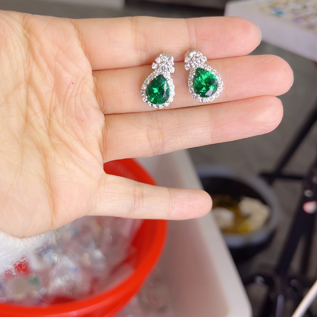 银S925镶嵌耳饰祖母绿