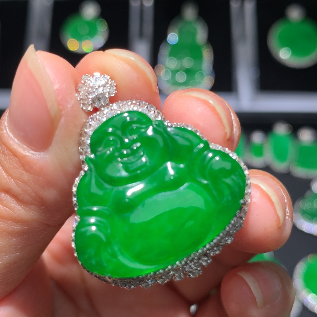 翡翠颈饰18K金镶嵌翡翠