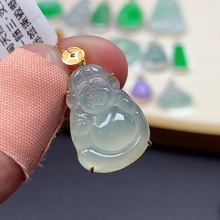 翡翠18K金镶嵌颈饰