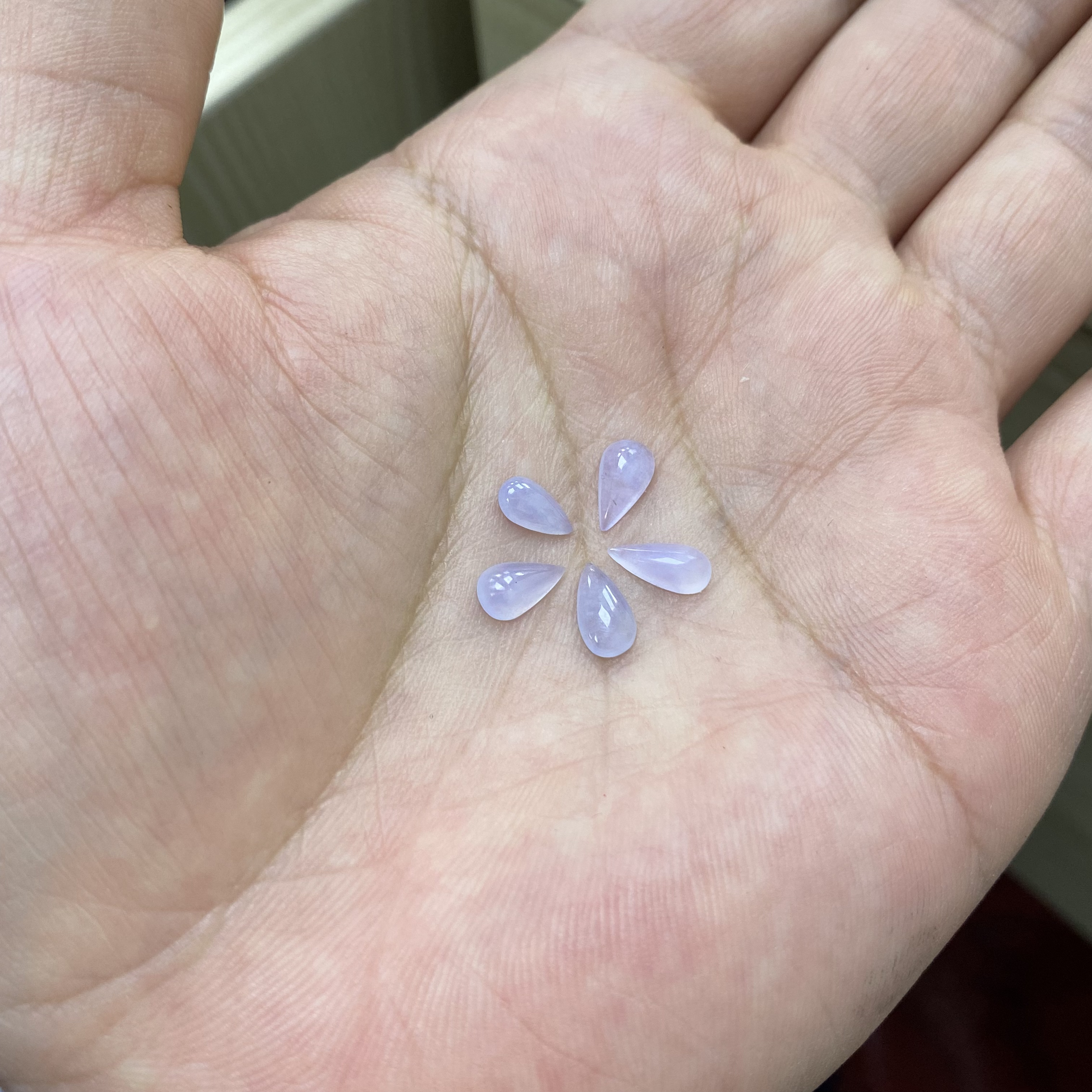 天然缅甸翡翠戒面5颗，最大卡8.7mm