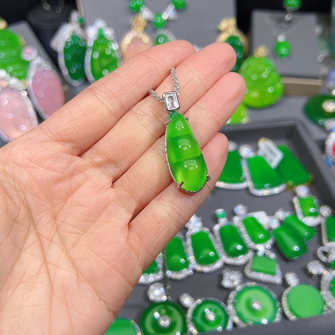 玛瑙/玉髓合金颈饰