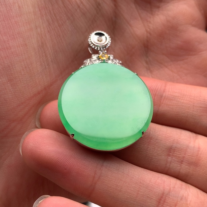 翡翠18K金镶嵌颈饰翡翠挂件