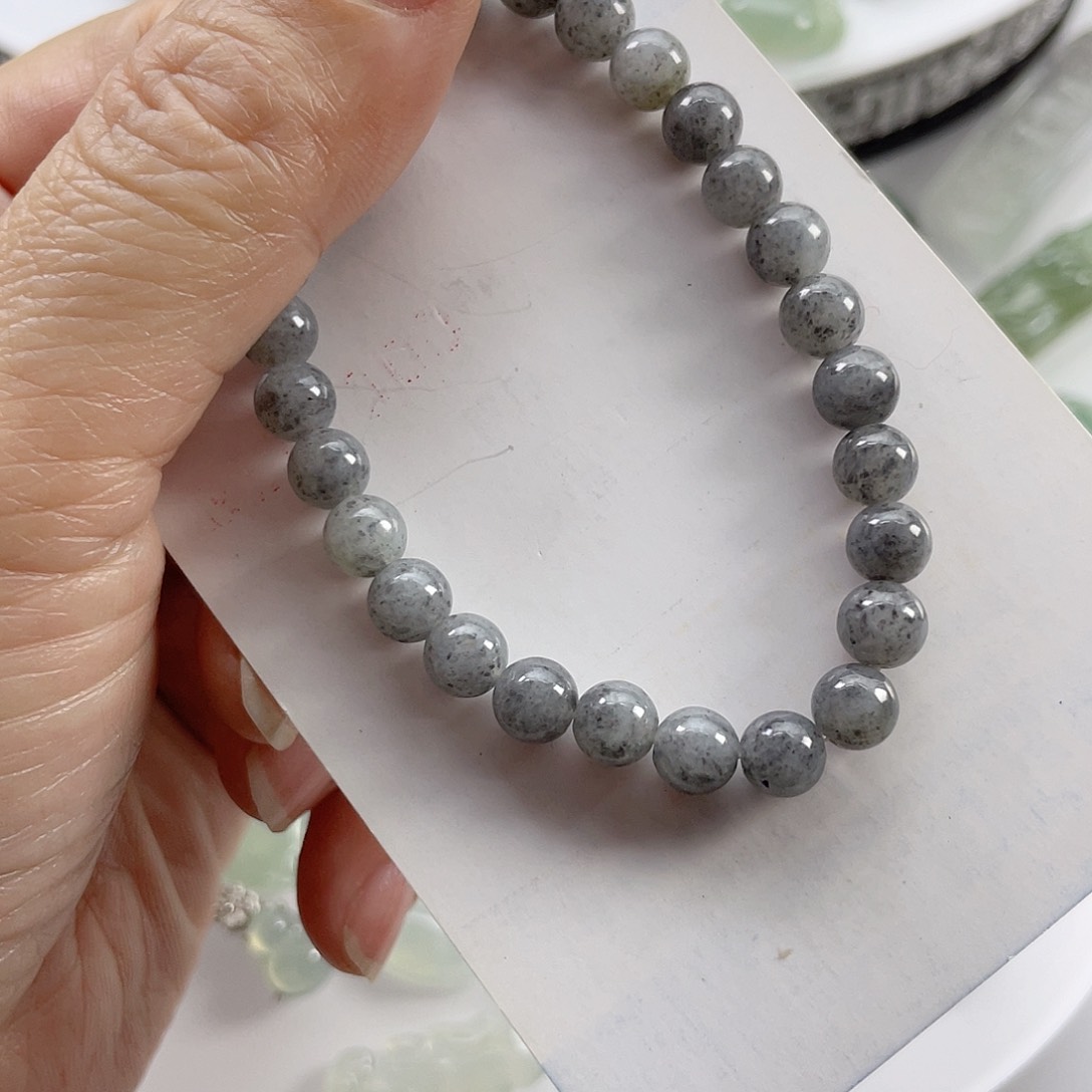 翡翠颈饰未镶嵌乌鸡手串