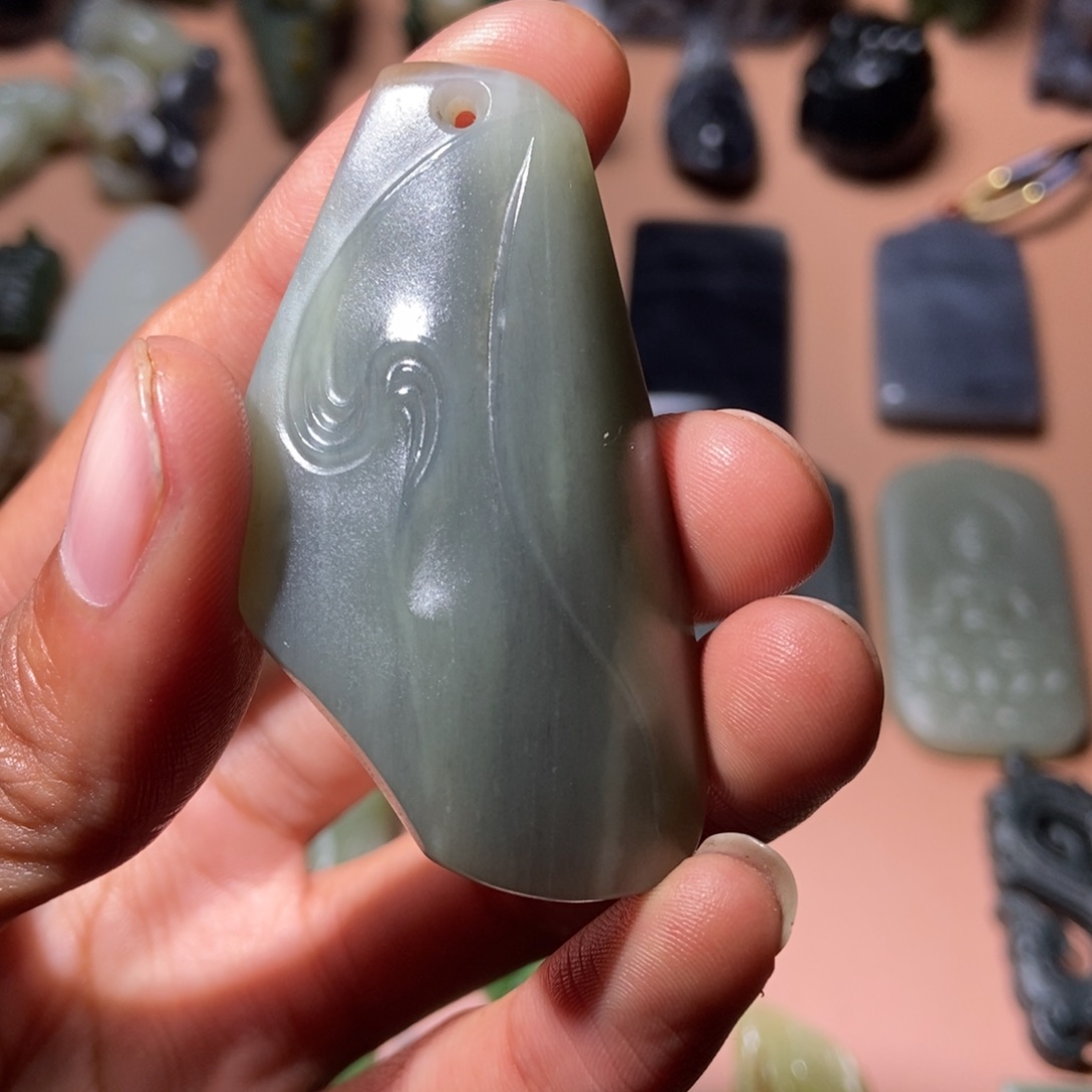 和田玉颈饰未镶嵌元*