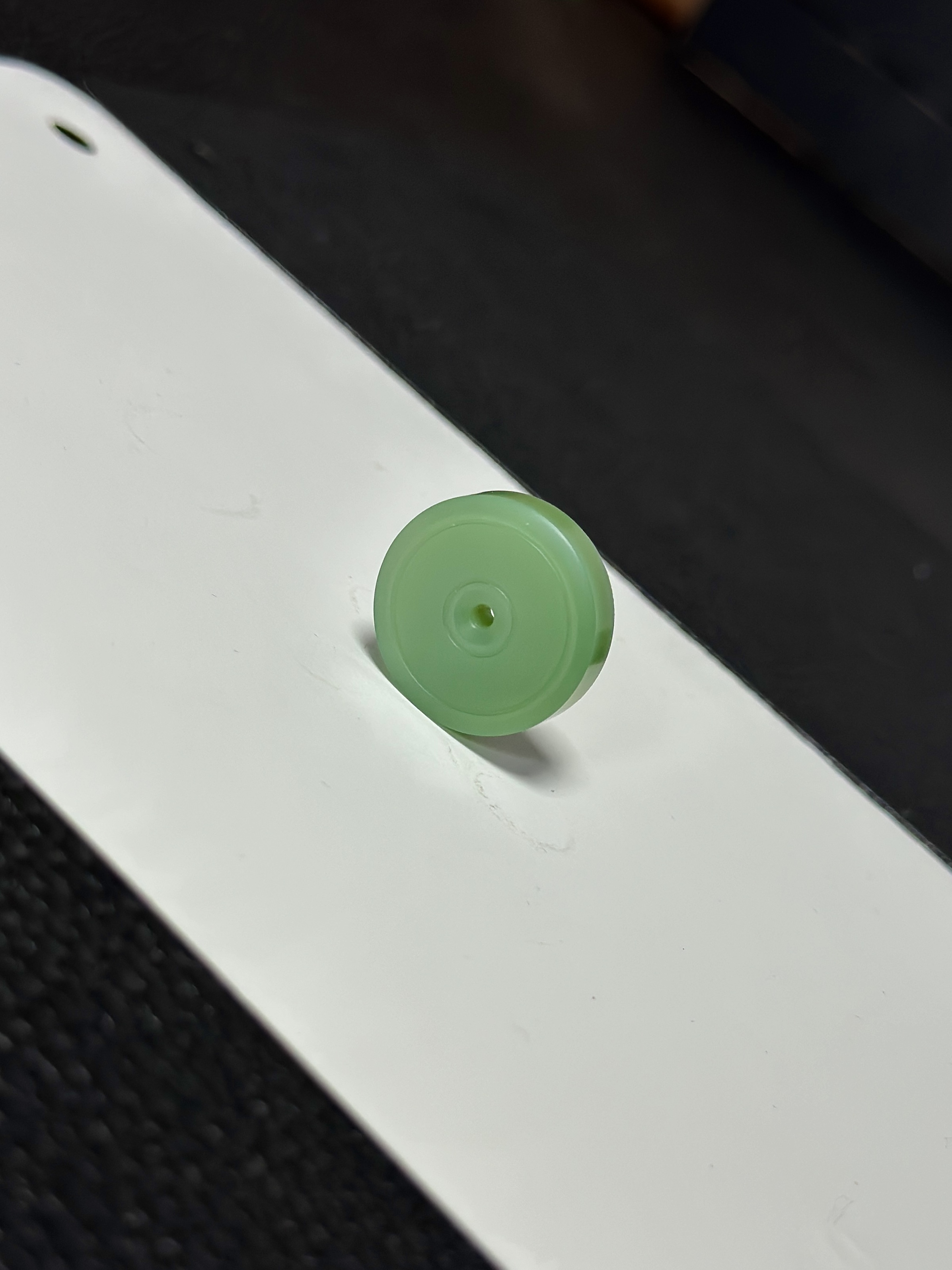 【俄料】和田玉碧玉夹层料瓷绿平安扣尺寸约21.5×6mm