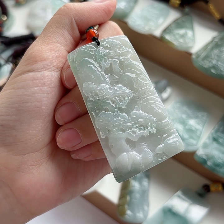 翡翠未镶嵌颈饰翡翠