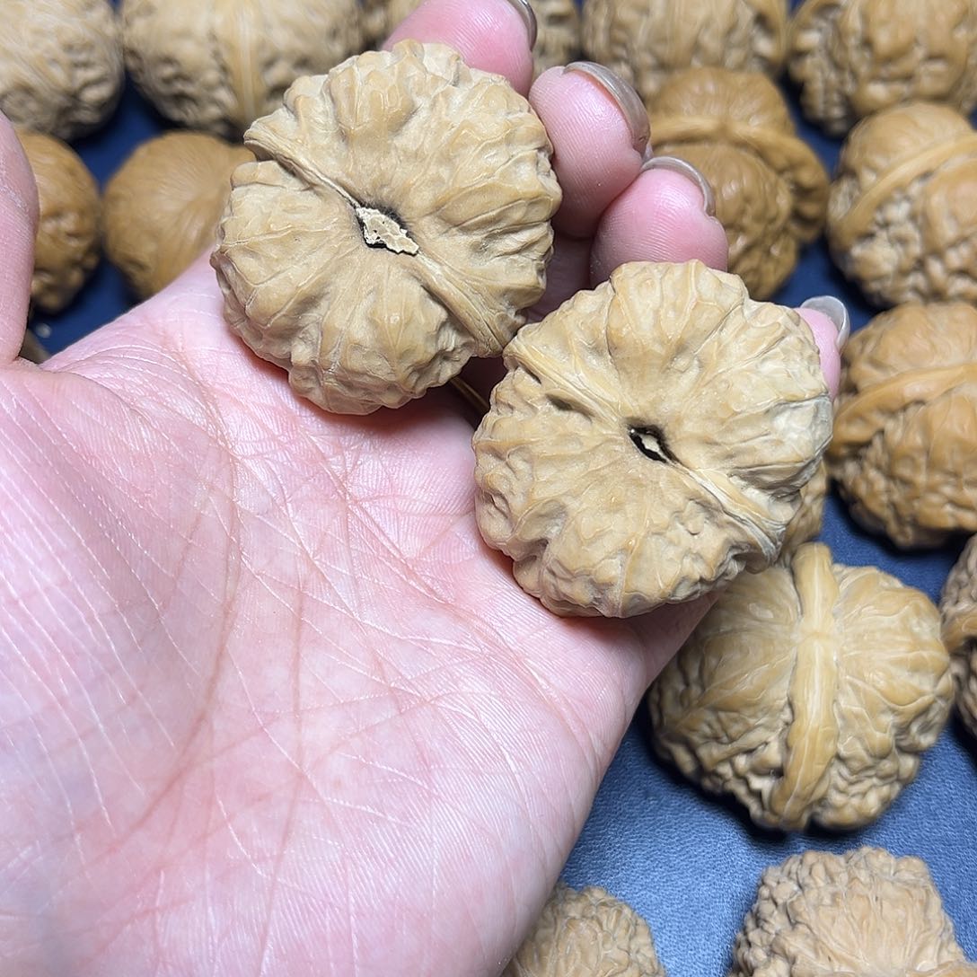 文玩核桃吊坠哇哇哇