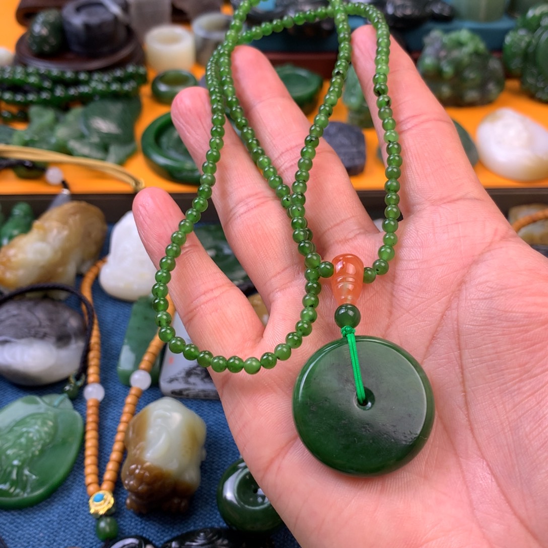 和田玉未镶嵌颈饰