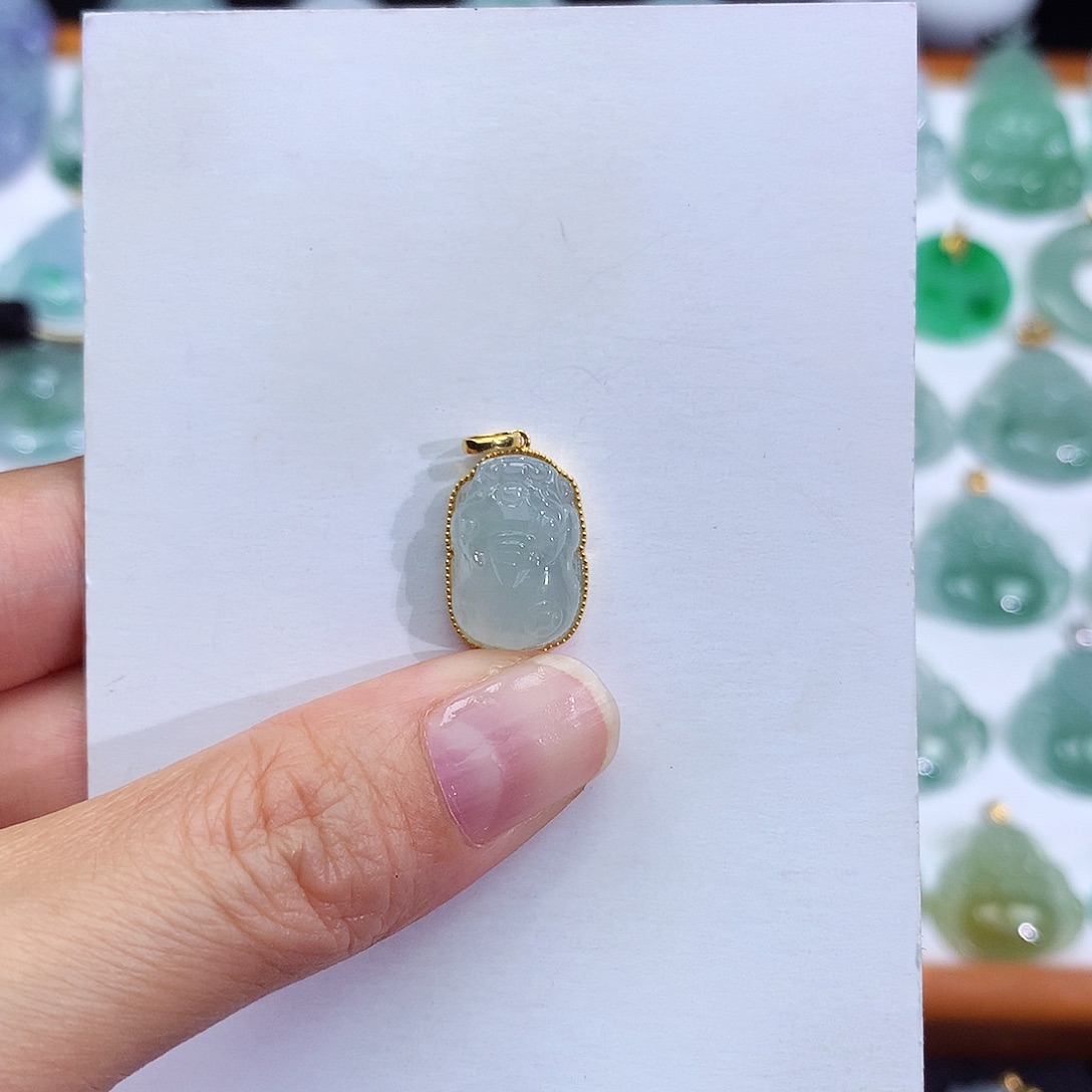 翡翠18K金镶嵌颈饰翡翠吊坠