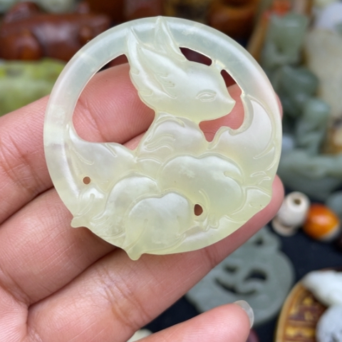 蛇纹石玉未镶嵌颈饰6