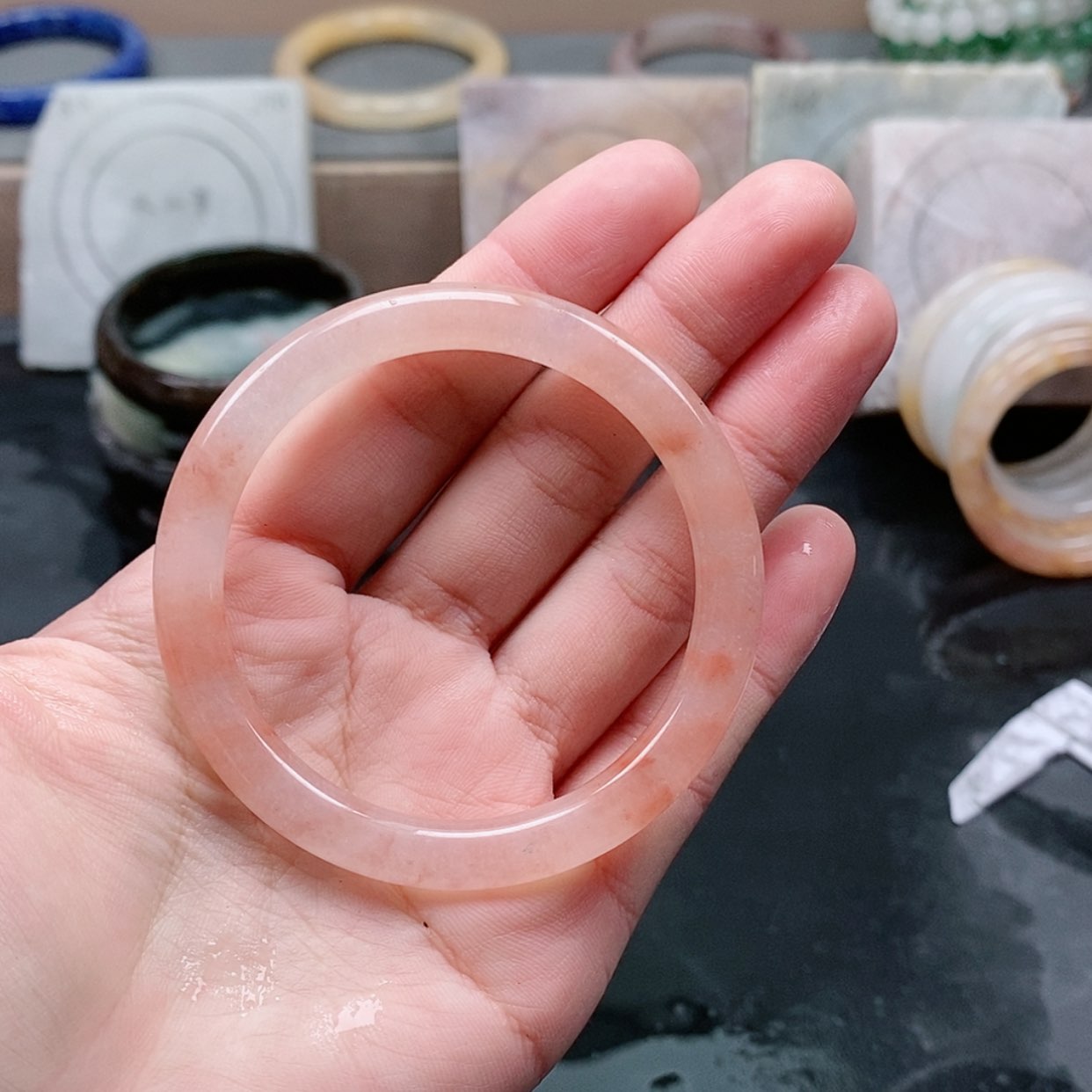 【闪购商品】石英质玉手镯未镶嵌²****