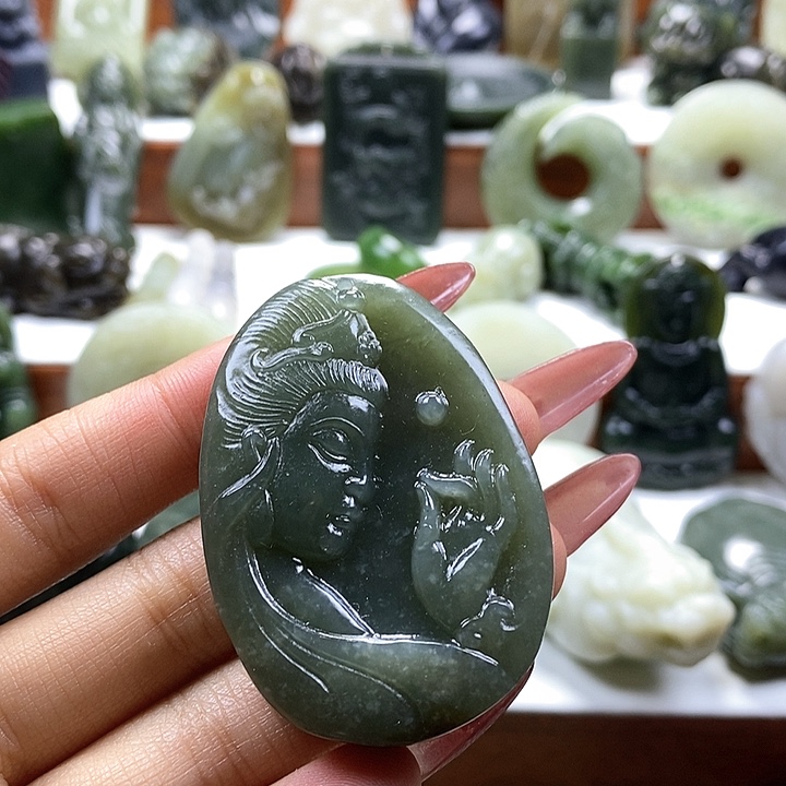 和田玉颈饰未镶嵌