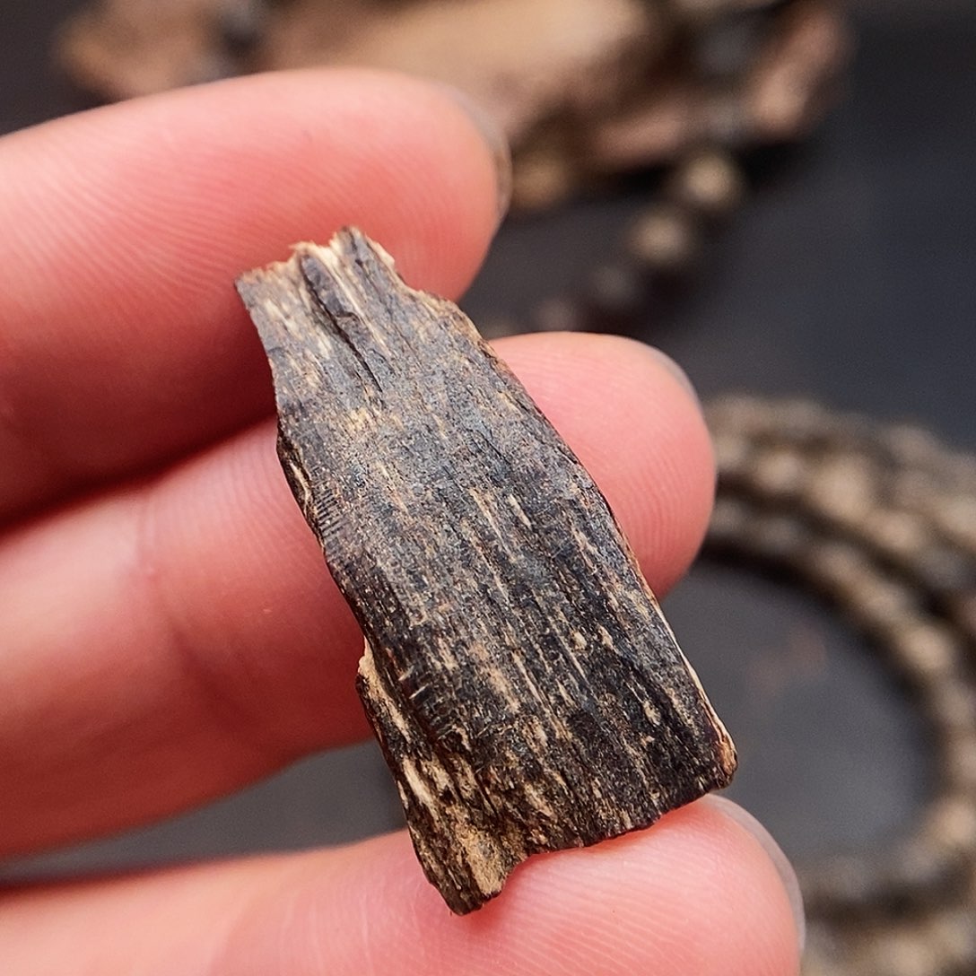 沉香沉香枕海南油沉水树心黑棋楠0.75