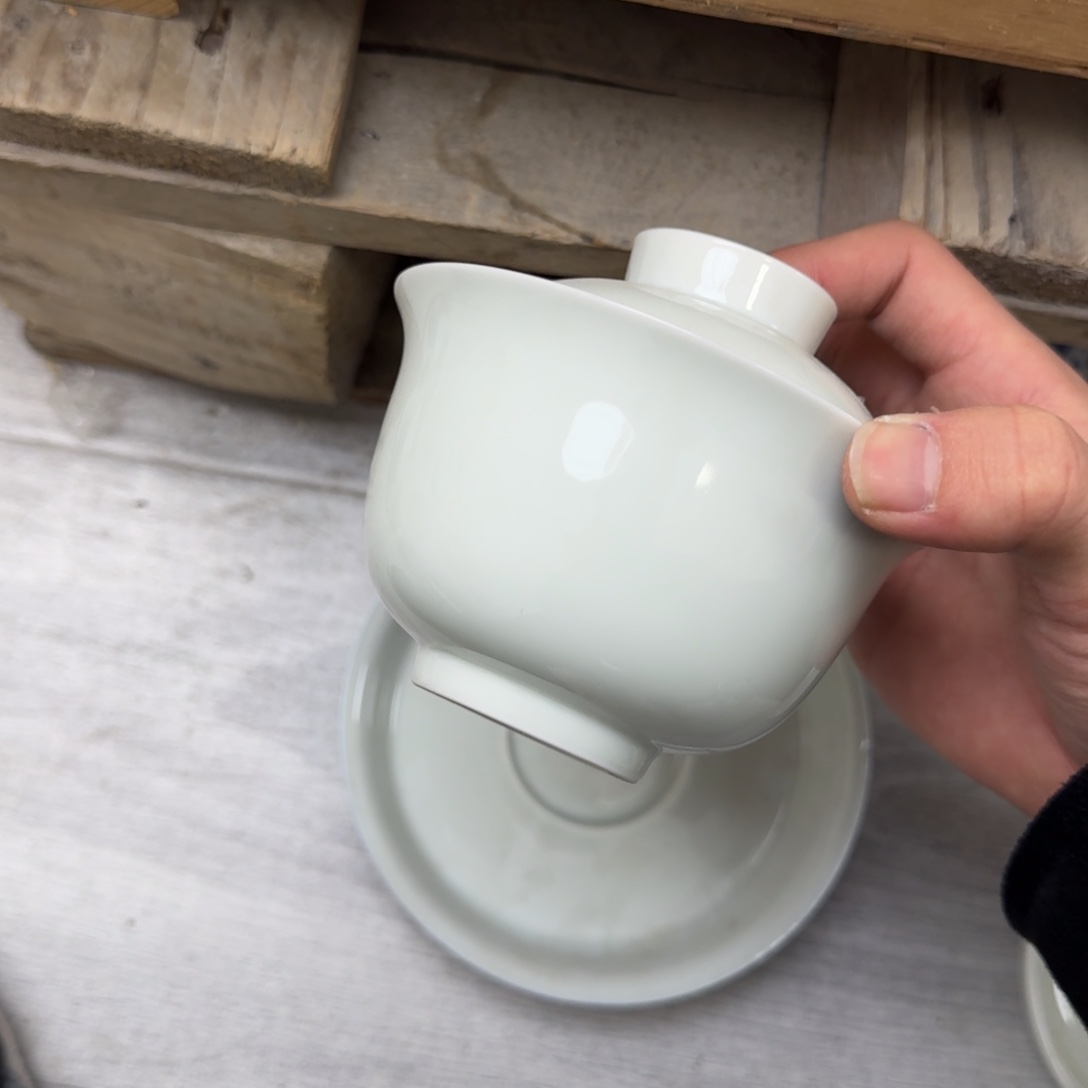 不***饭大高足白瓷盖碗的的微瑕