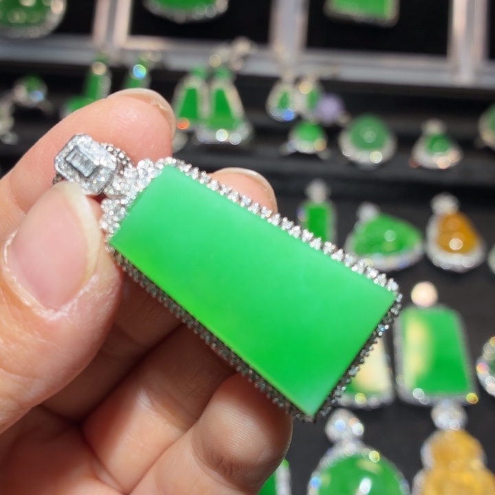 翡翠18K金镶嵌吊坠(不含链)翡翠