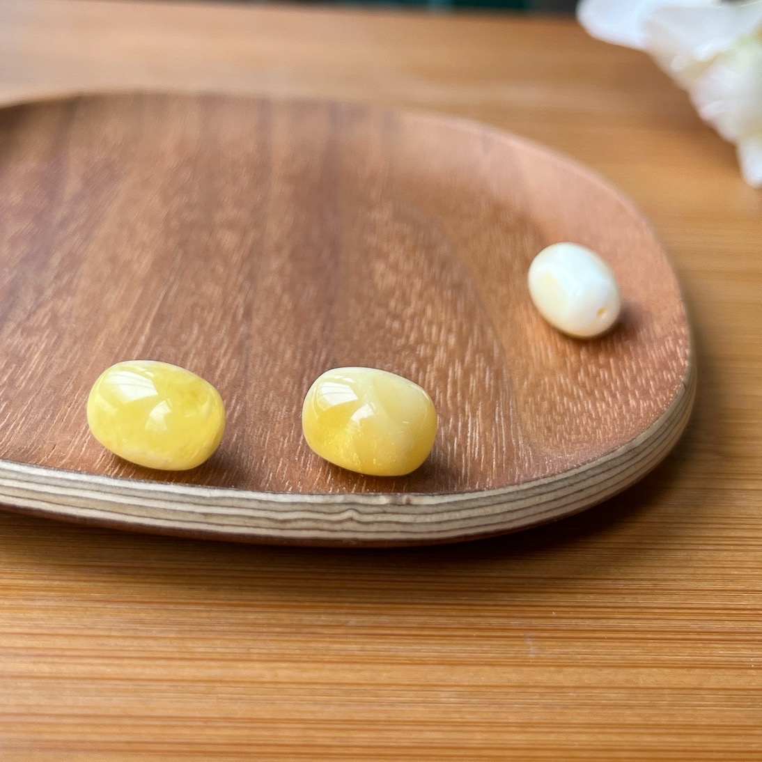 【珠宝厂长】约0.7g俄料白花蜜蜡枣珠单珠吊坠配件 多样性发一件