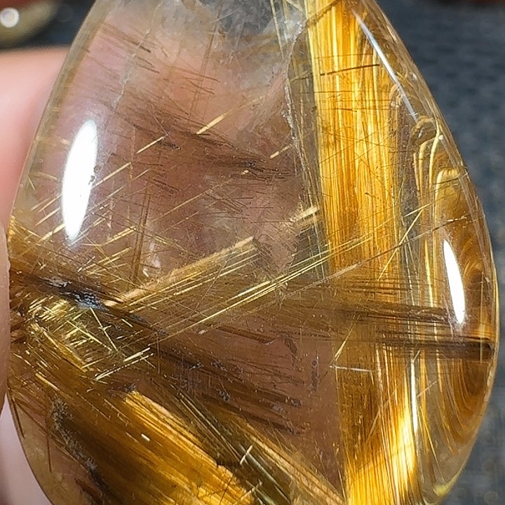 飞***雪未镶嵌颈饰水晶好