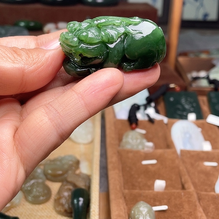 和田玉颈饰未镶嵌