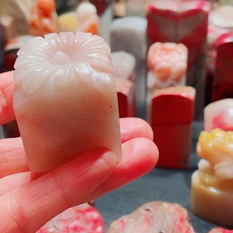 昌化石老性精品红花冻石