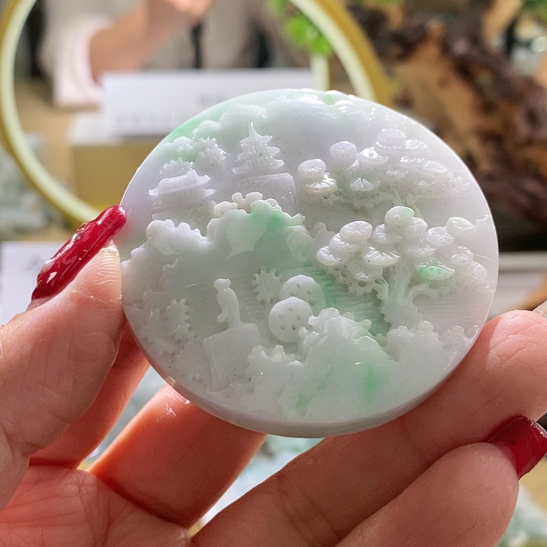 【闪购商品】翡翠颈饰未镶嵌山水