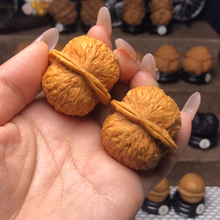 橄榄核吊坠1铁狮子头