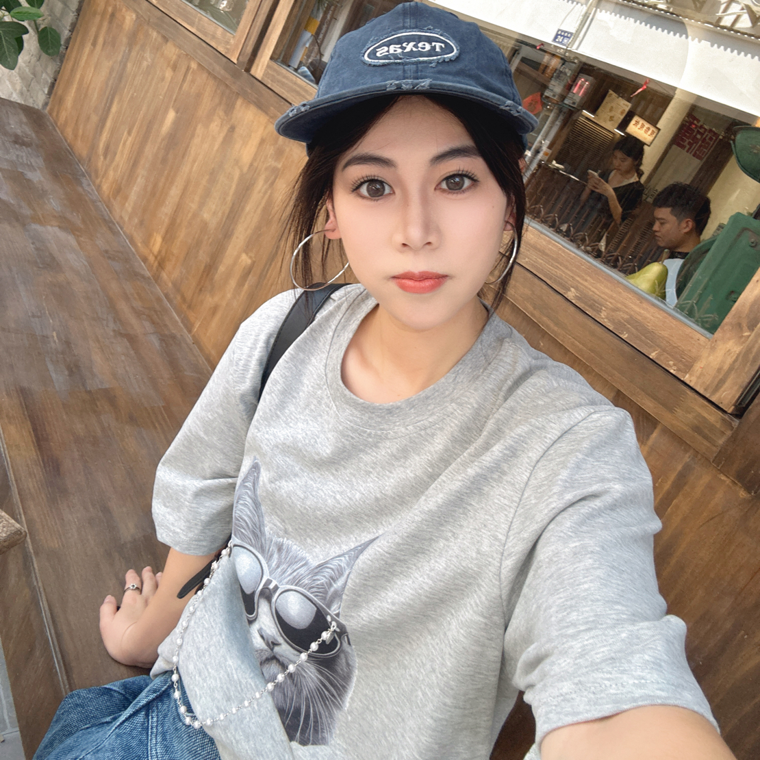 设计款可爱猫咪链条短袖T