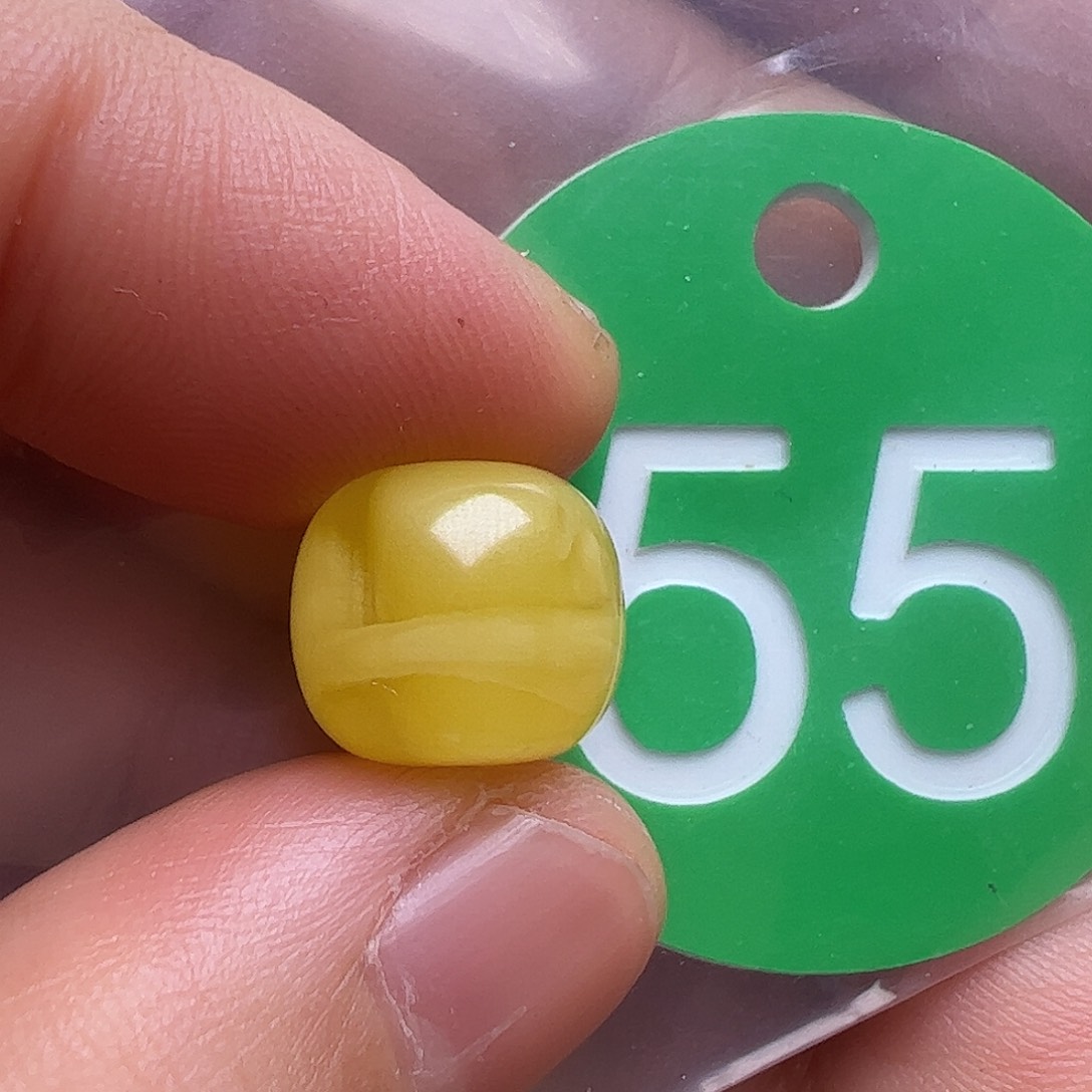 蜜蜡未镶嵌珠宝奇石陈*歌11m m