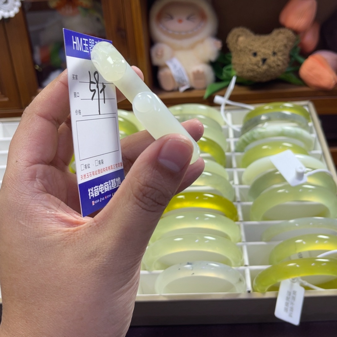蛇纹石玉未镶嵌手镯467