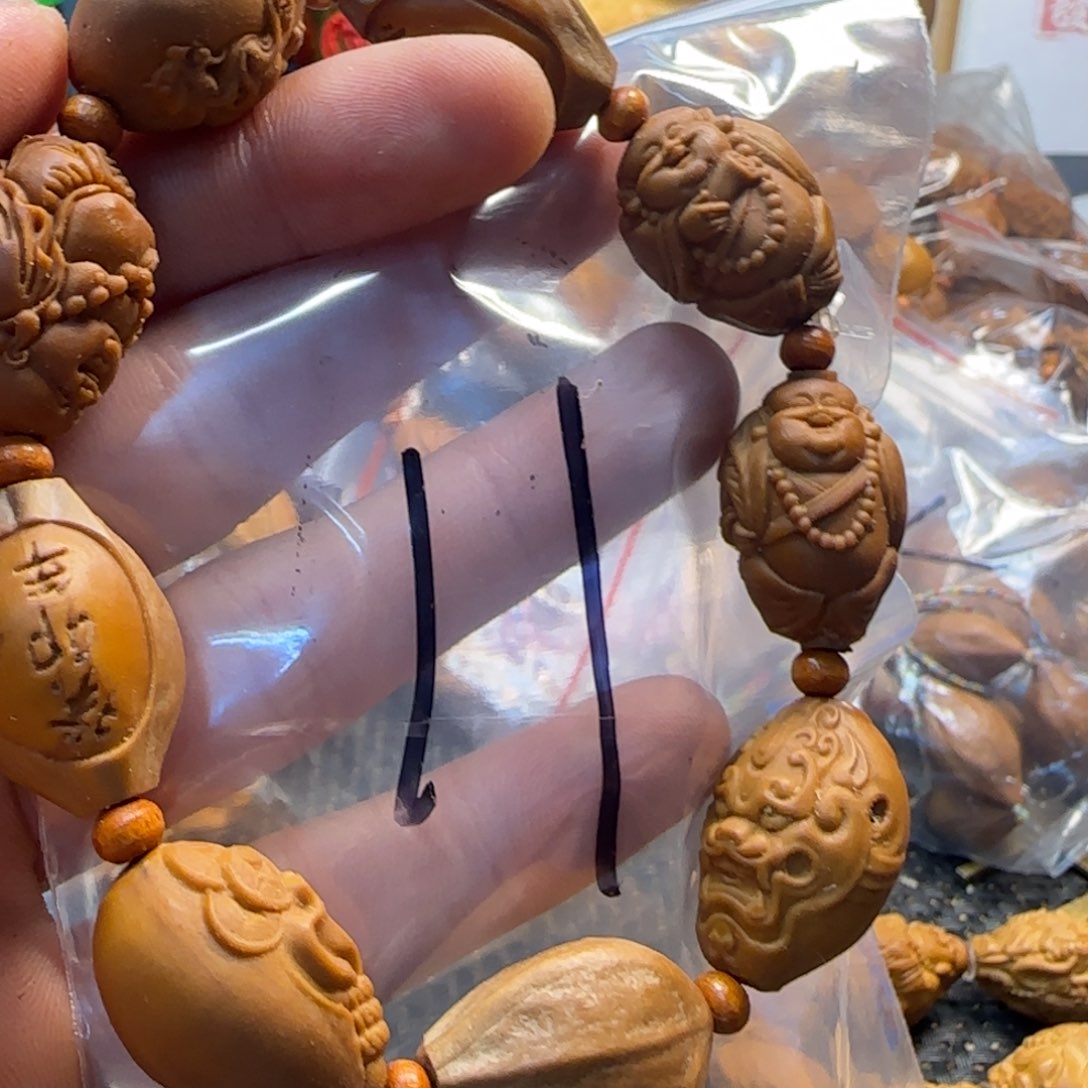 绞***莲橄榄核手串/手链富婆市场