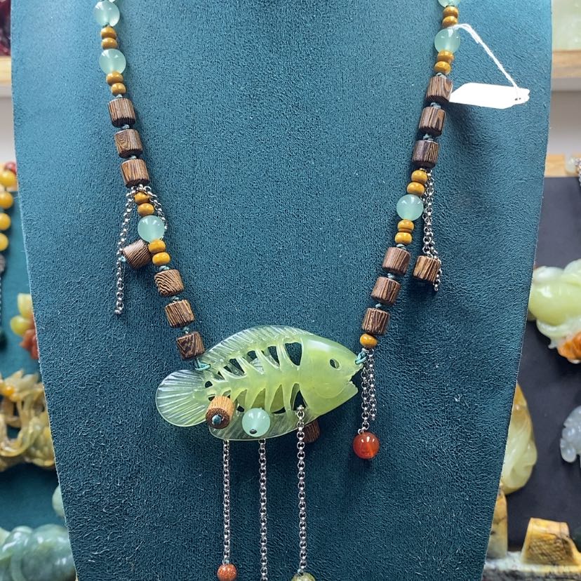 【闪购商品】蛇纹石玉吊坠未镶嵌