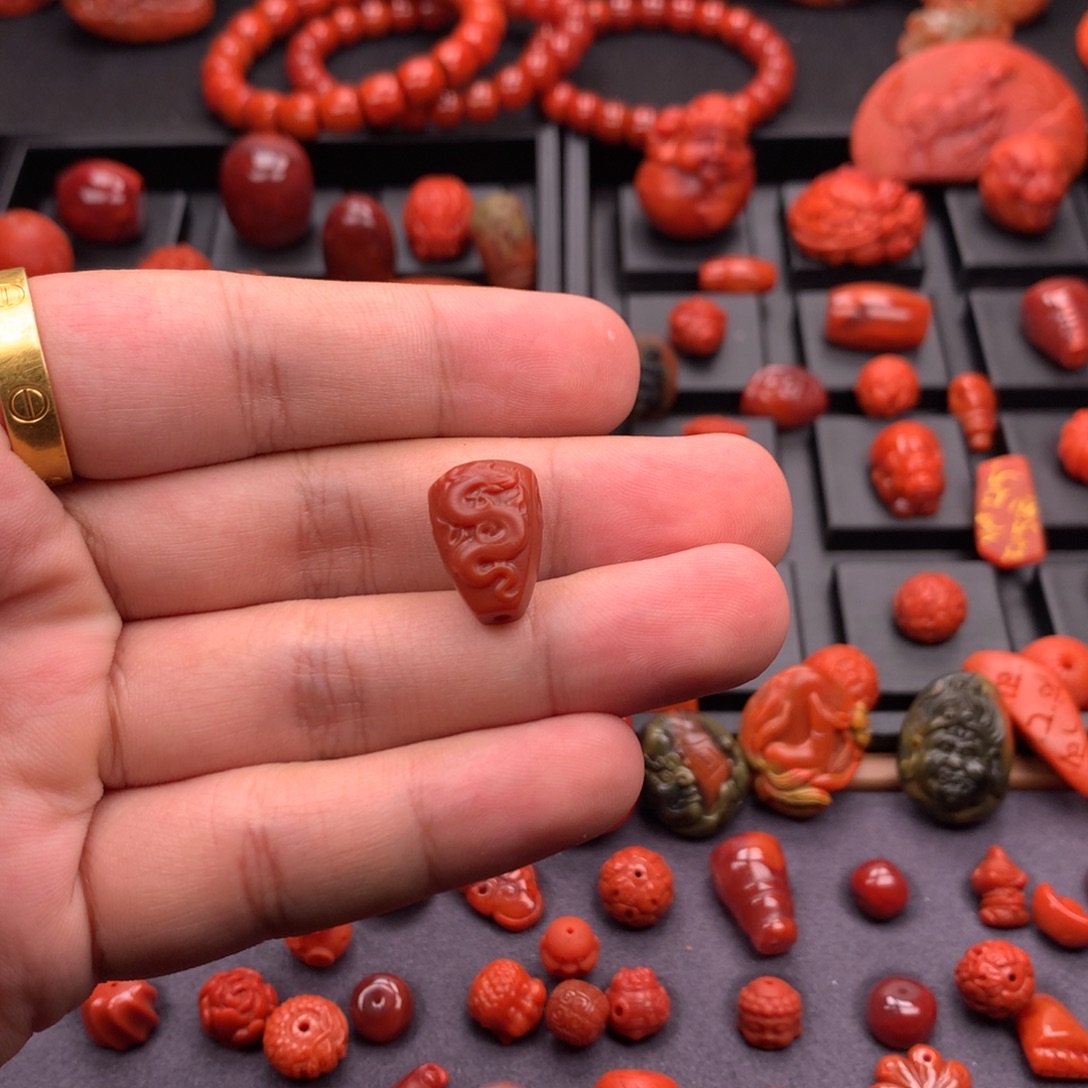 南红玛瑙未镶嵌南红精工雕刻龙型三通11.6mm