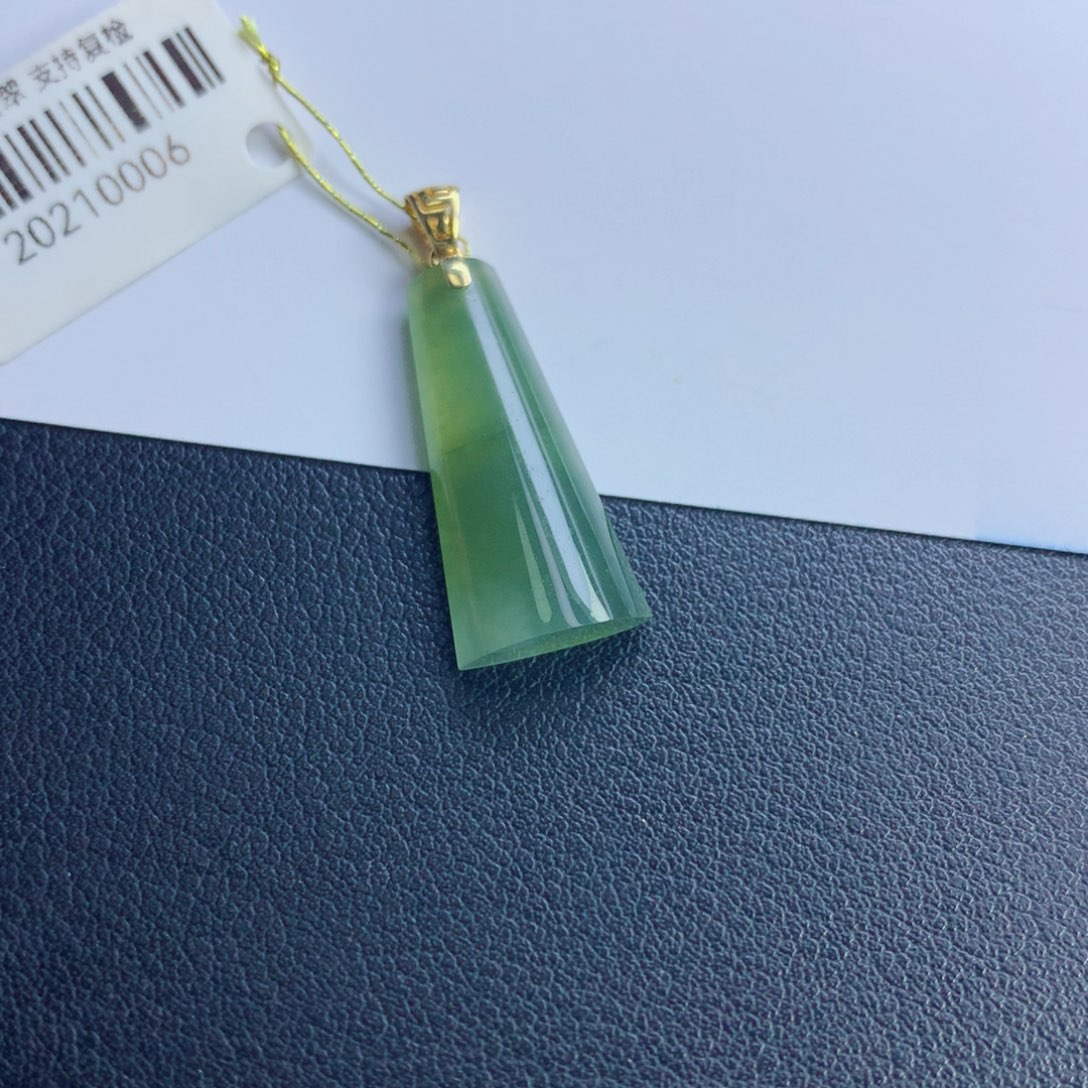 翡翠未镶嵌颈饰无事柱